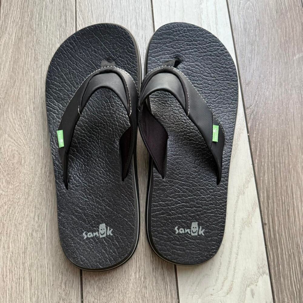 Black sanuk yokohama flip flops - Picture 2 of 4